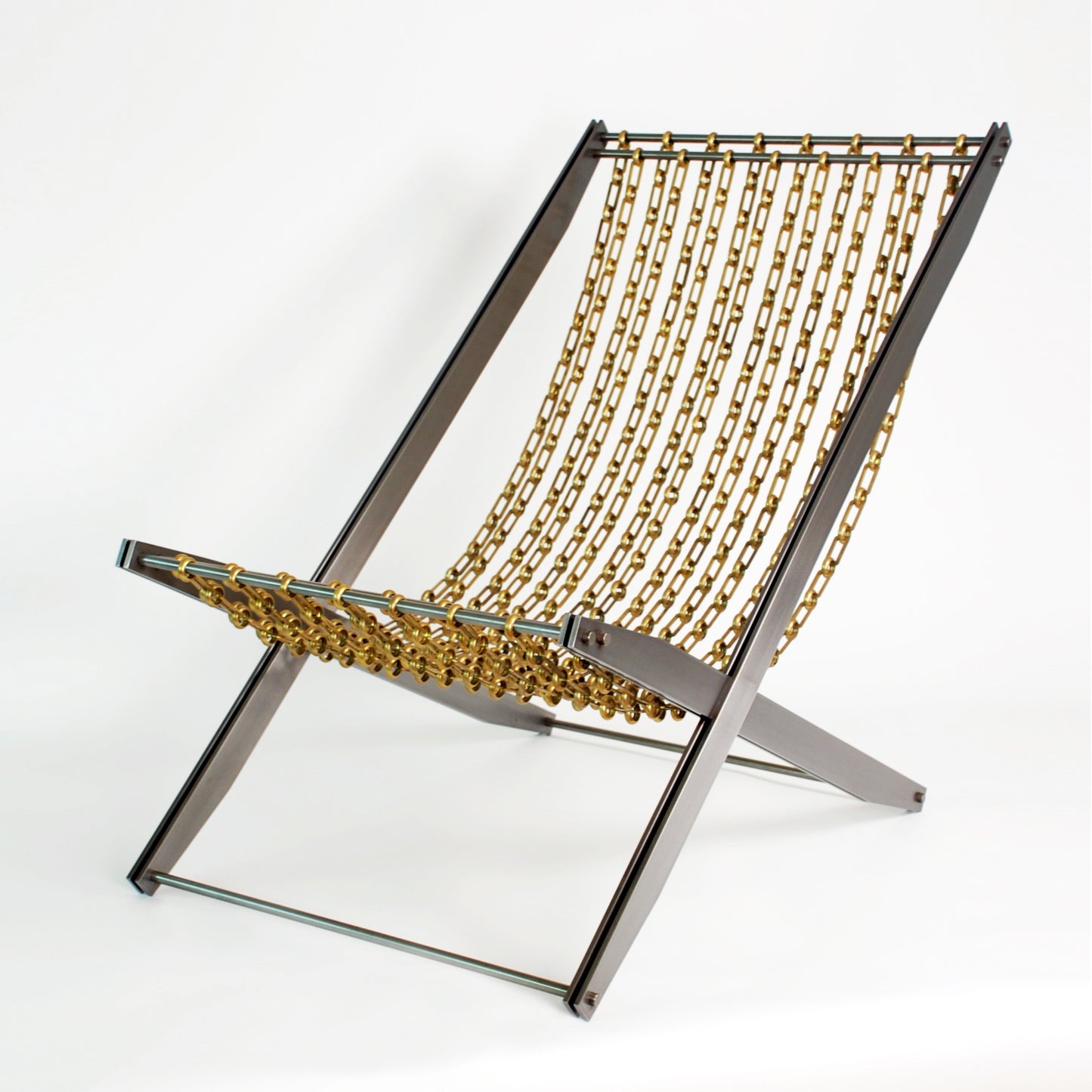 Chaise 'Chain Reaction' en acier patiné