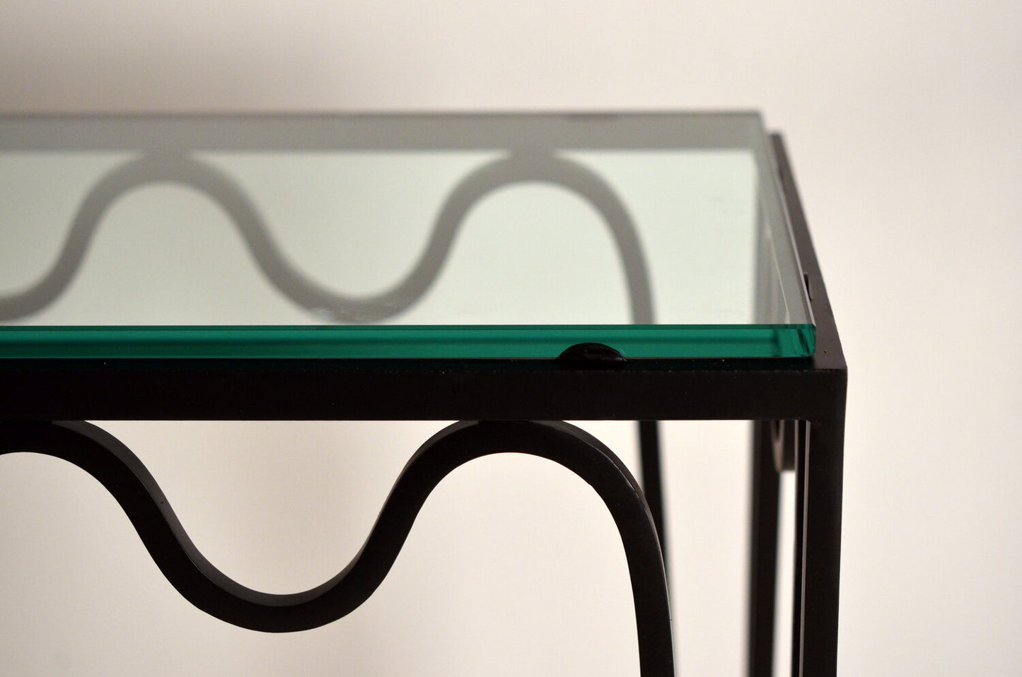 Console 'Méandre' avec plateau en verre