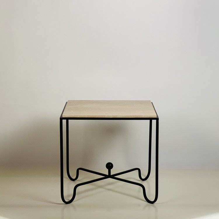 Paire de tables d'appoint 'Entretoise' avec surface en Travertin
