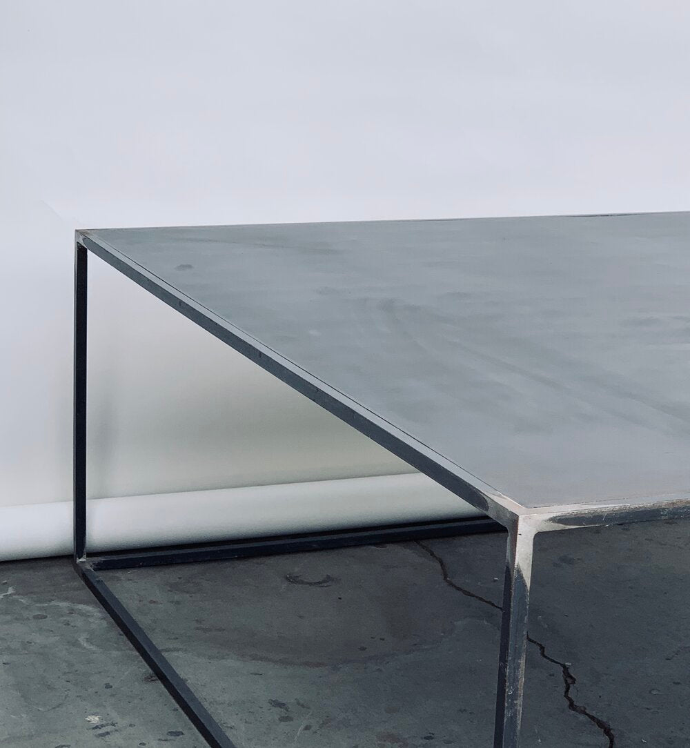 Grande Table basse Minimaliste 'Filiforme'