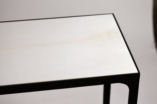 Large console 'Esquisse' avec plateau en parchemin