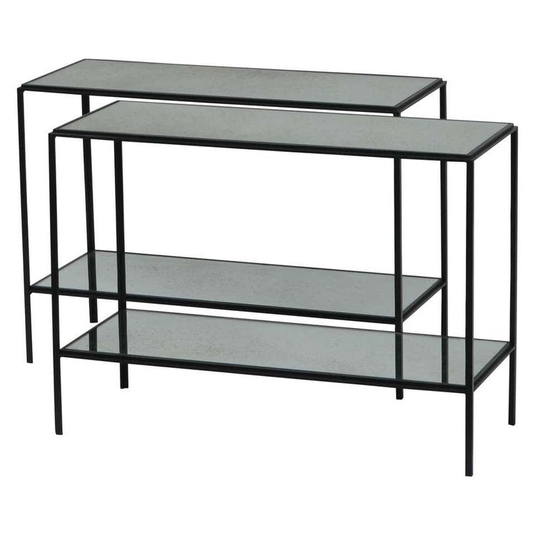Paire de tables d’appoint 'Rectiligne' à double miroir vieilli.