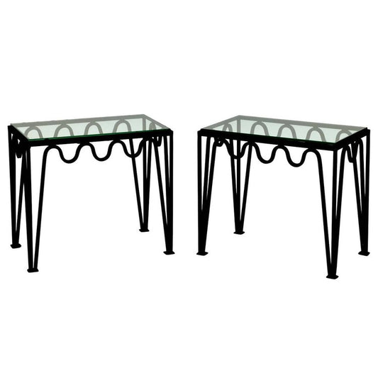 Paire de tables d’appoint 'Méandre' noire / verre.