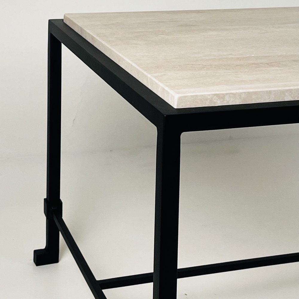 Table basse 'Diagramme' en Travertin
