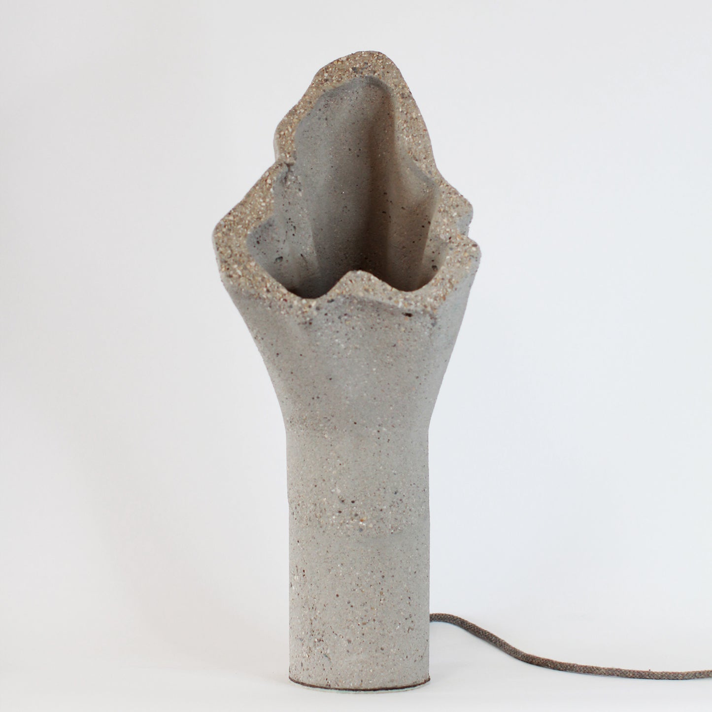 Lampe 'Deconstruct' en béton alternatif