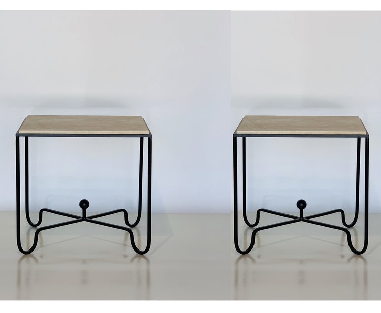 Paire de tables d'appoint 'Entretoise' avec surface en Travertin