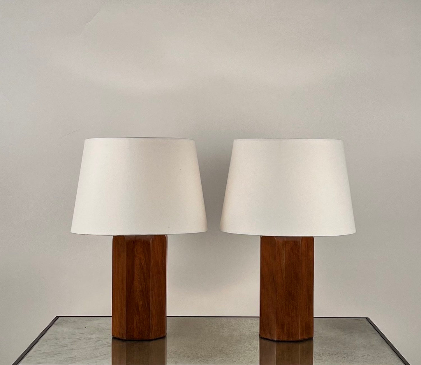 Paire de lampes 'Octogone' en Noyer