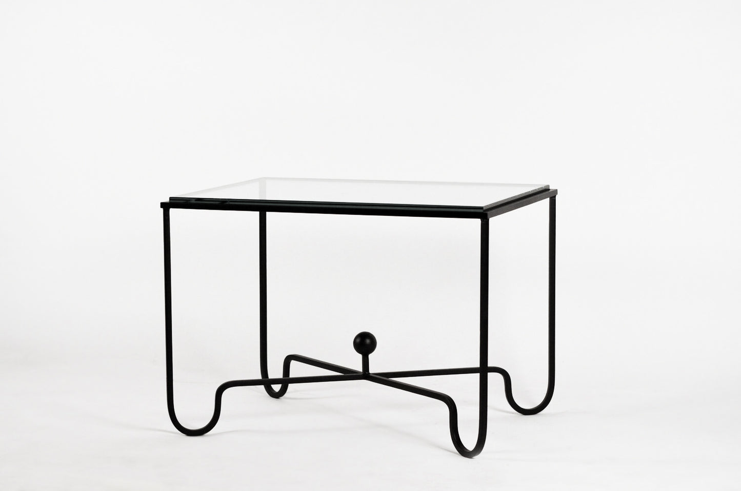 Paire de tables d'appoint 'Entretoise' avec surface en verre
