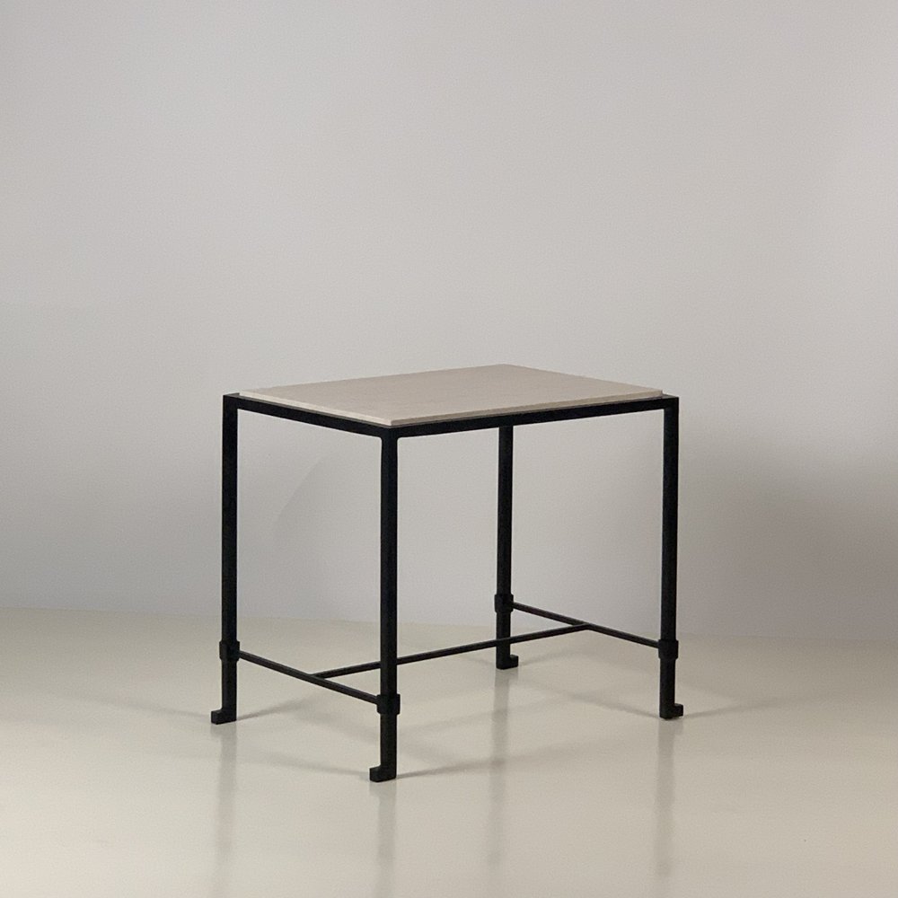 Paire de tables d'appoint 'Diagramme' avec plateau en Travertin