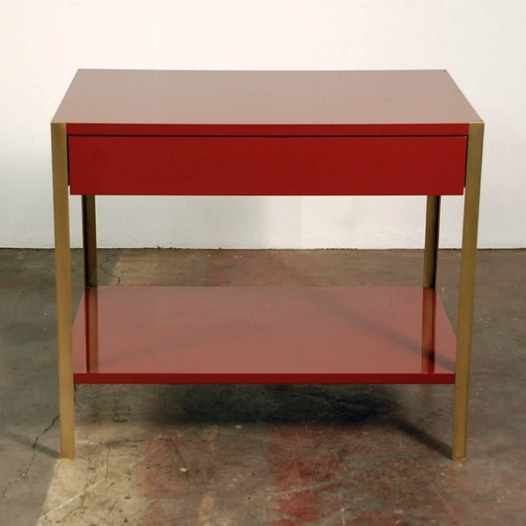 Paire de tables de chevet laquée Bordeaux