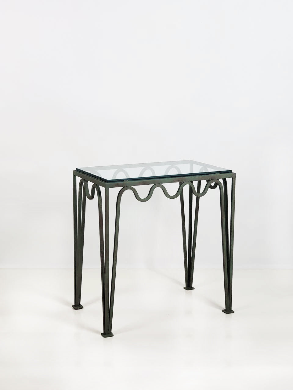 Table d'appoint verdigris 'Méandre' avec plateau en verre