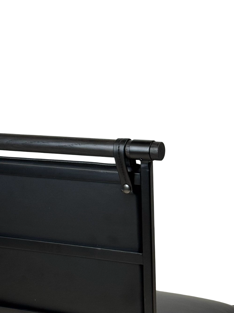 Chaise “Los Feliz” en cuir piqué noir