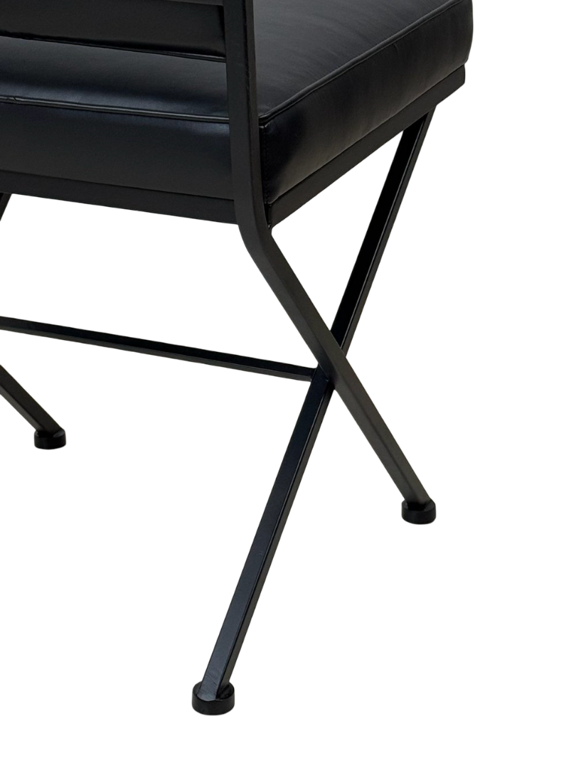 Chaise “Los Feliz” en cuir piqué noir