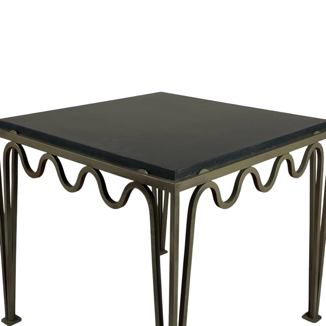 Paire de table d'appoint 'Méandre' Verdigris, plateaux en granite