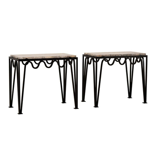 Paire de tables d'appoint avec surface en travertine argenté